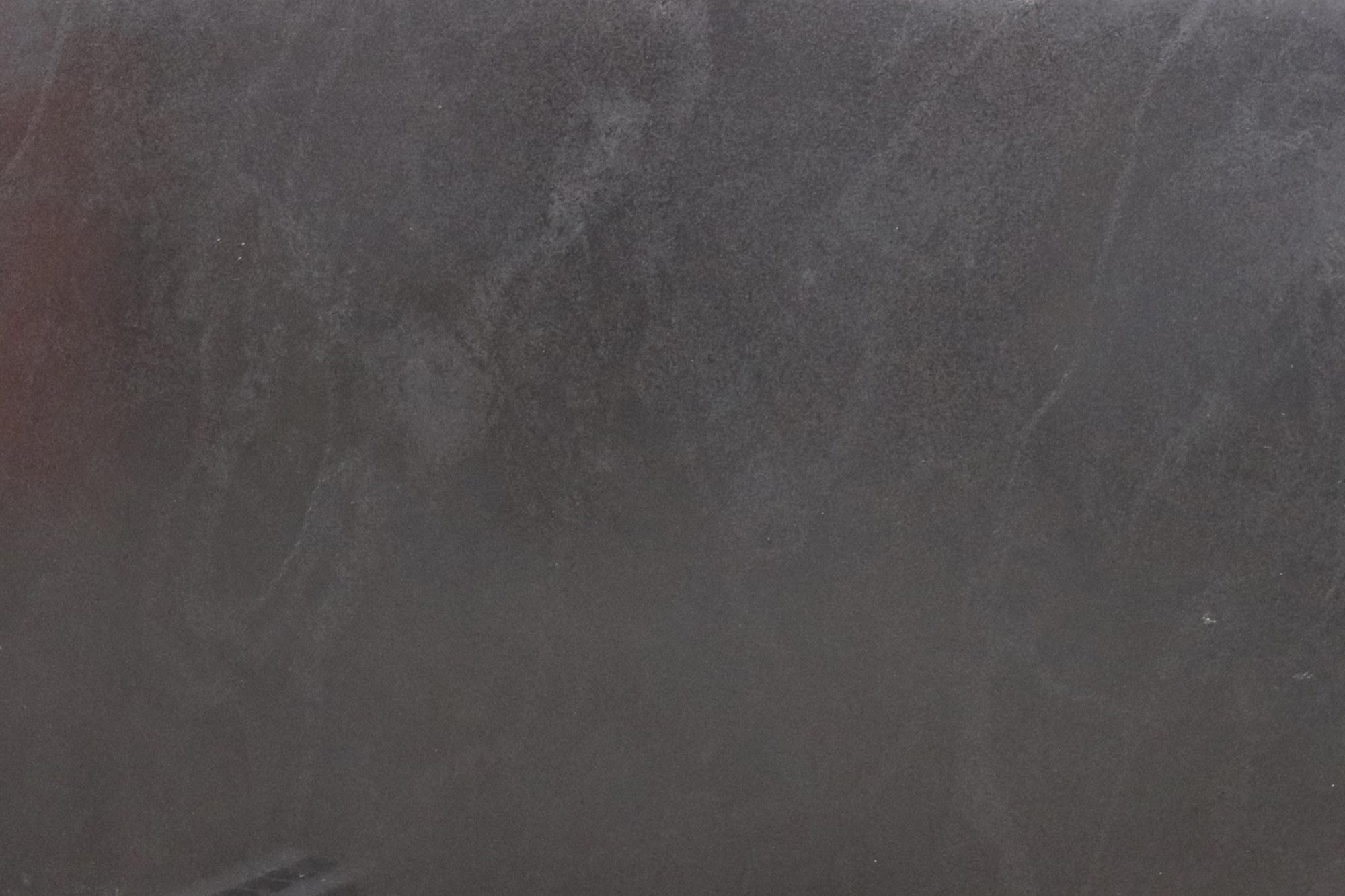Basalt in nassem Zustand
